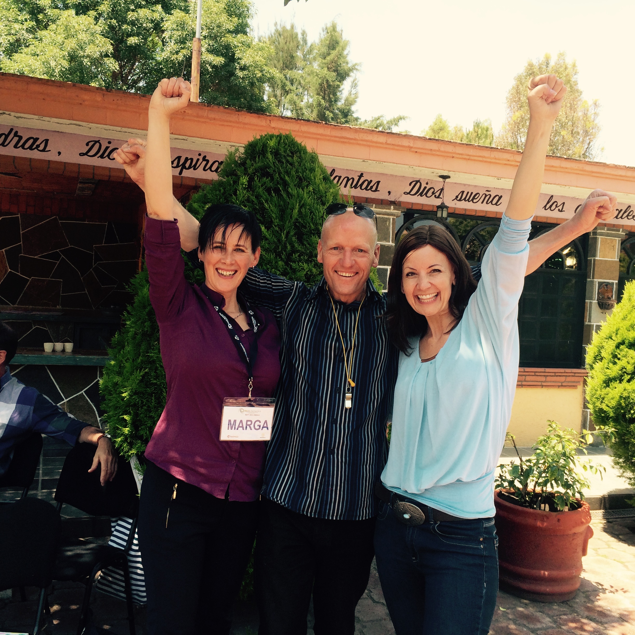 Jeanette og Marga sammen med deres teamleader Alan Fayter fra New Zealand